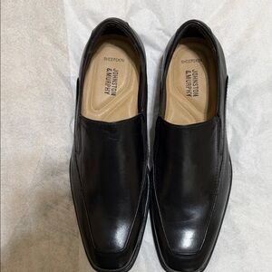 Johnston & Murphy Classic Black Loafers